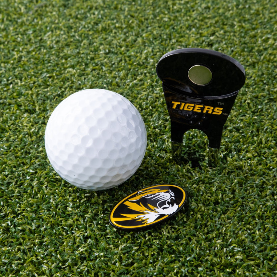 Missouri Tigers tool and its logo-shaped marker on the green