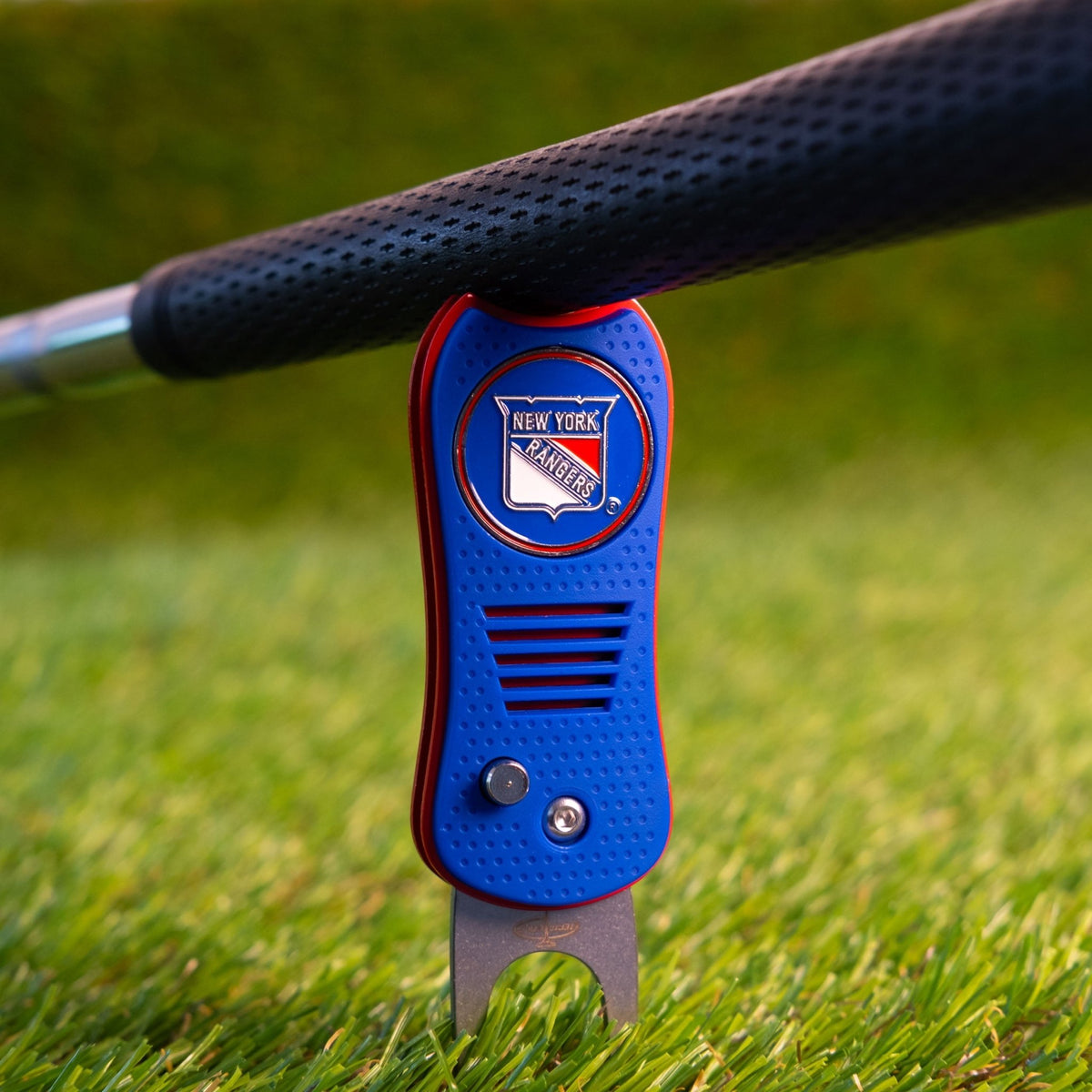 New York Rangers Switchblade Divot Tool - Image 4 - Club Rehab