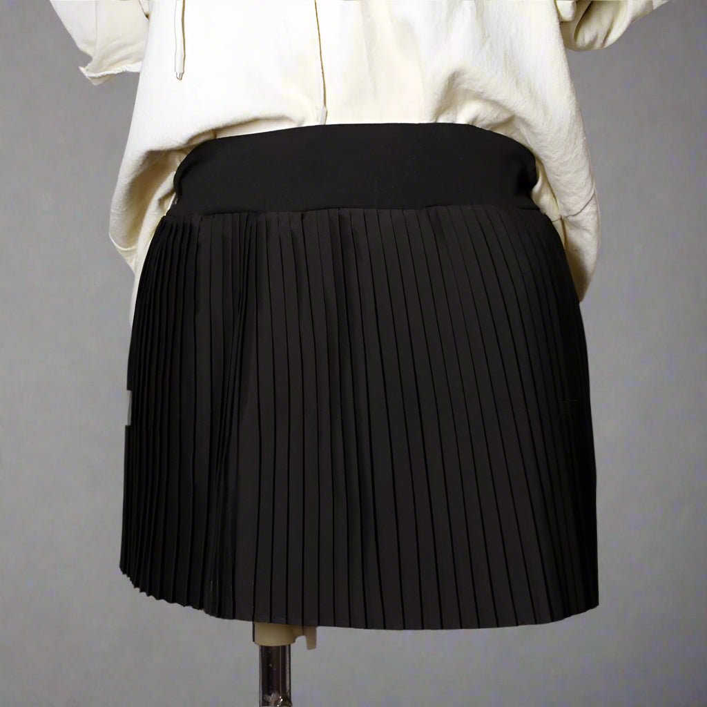 PlayFlex Pleated Skirt – Effortless & Sporty - M Black - Club Rehab