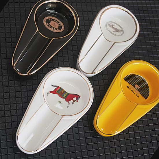 video of 4 ashtrays