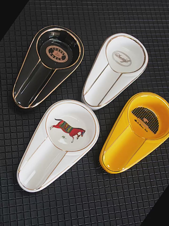 video of 4 ashtrays