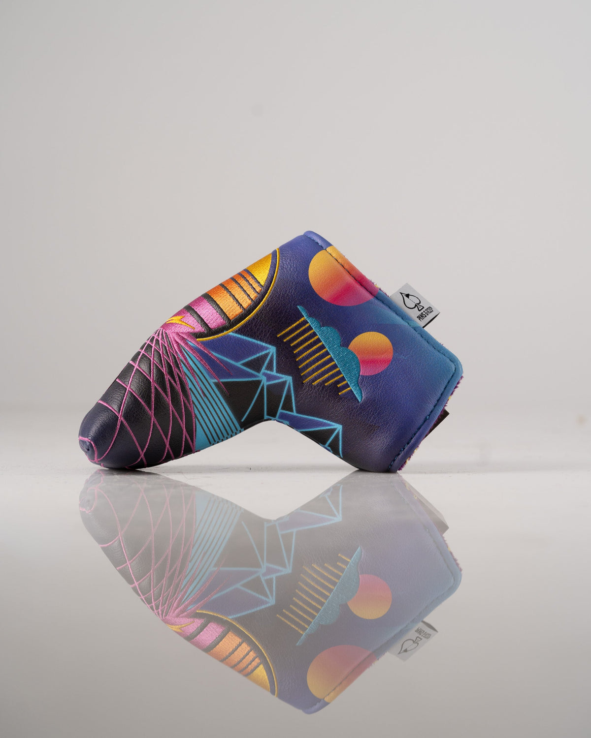 Synthwave - Blade Putter Cover, Blade Putter version, alternate product view 2