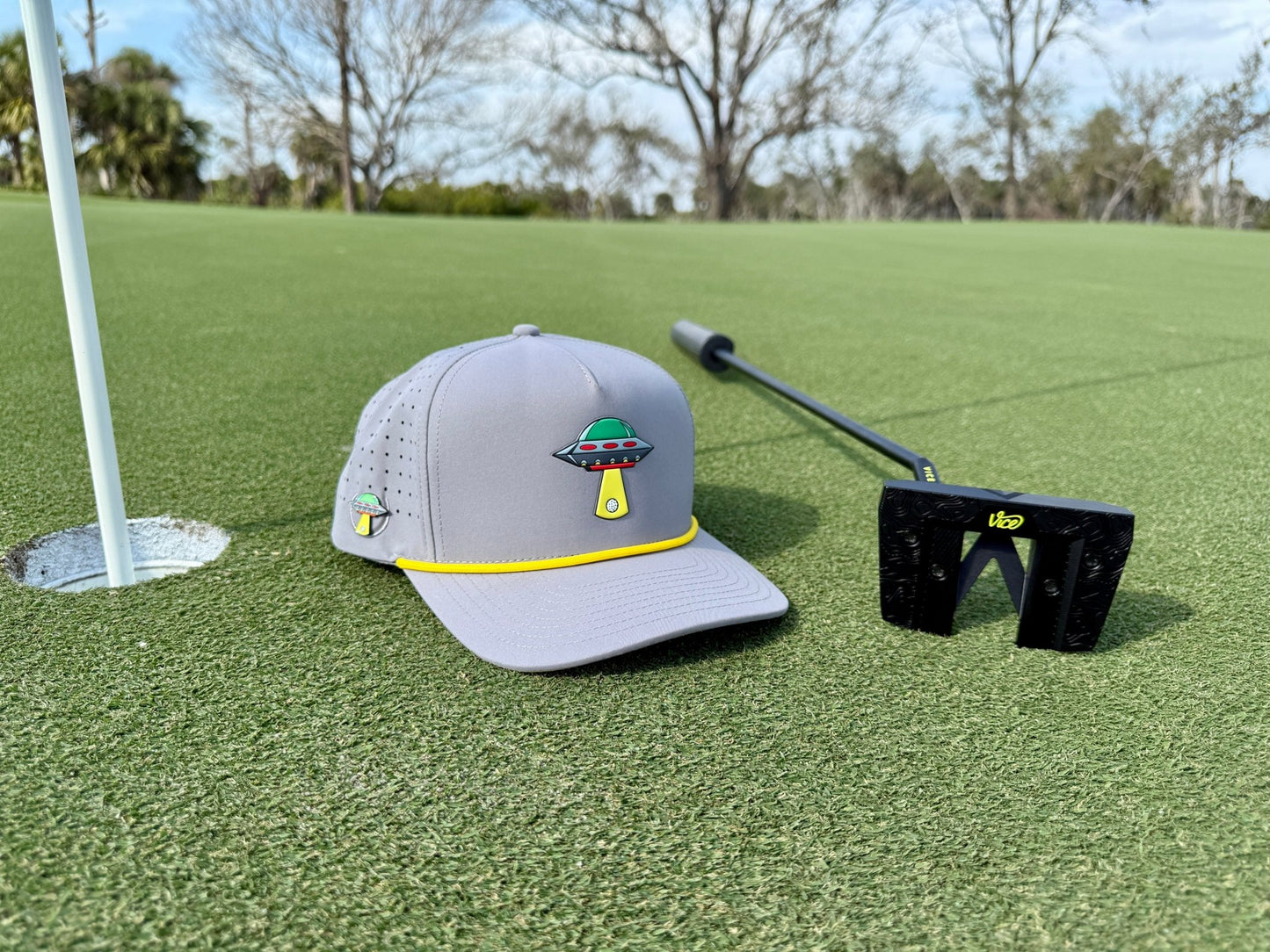 UFO Golf Hat | Snapback Cap | Built-in Magnetic Ball Marker Holder + Marker Included | Adjustable | Alien Gray - Club Rehab
