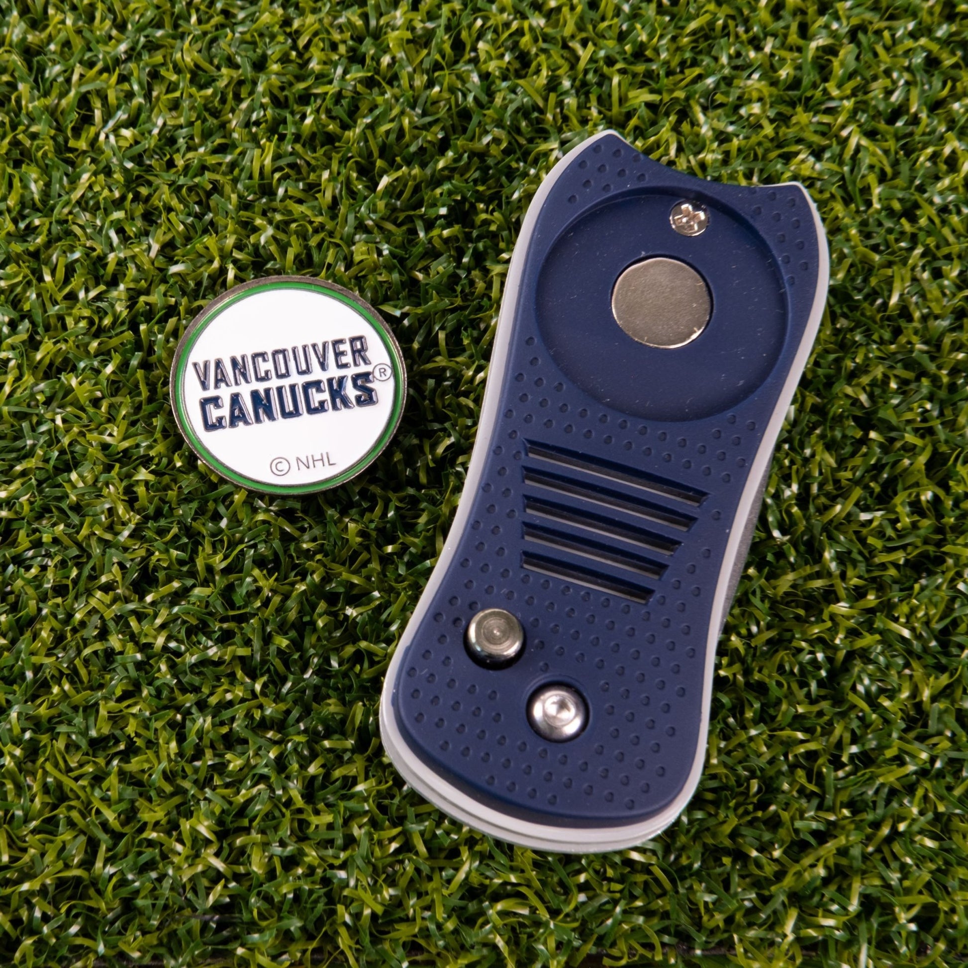 Vancouver Canucks Switchblade Divot Tool - Image 3 - Club Rehab